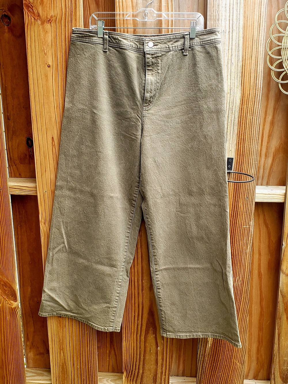 Universal Thread Women's Wide-Leg Denim Pants in Olive